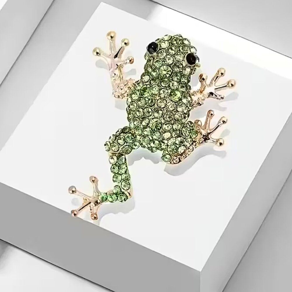 Tree Frog Brooch Sparkling Green Rhinestones Playful & Whimsical Nature Jewelry
